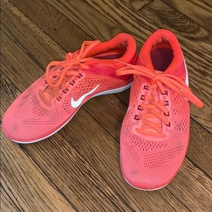 NIKE PINK SNEAKERS